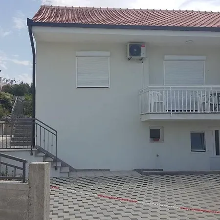 House Giovanni בית נופש