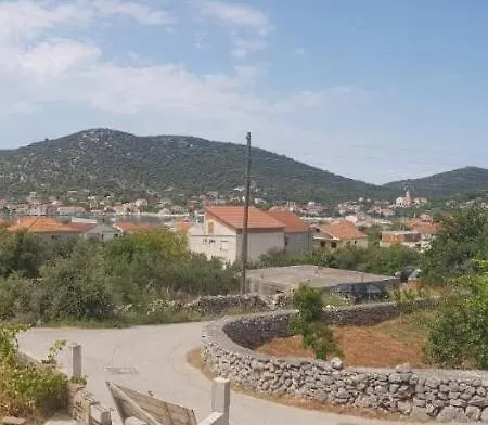 House Giovanni بيت للعطل Vinišće